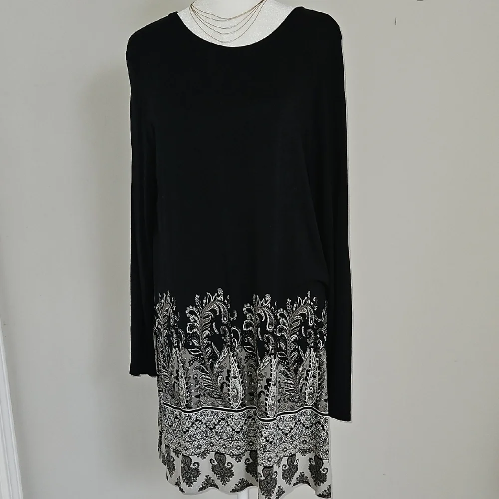 J. Jill Wearever Medallion Border Print Tunic Top Black White Medium